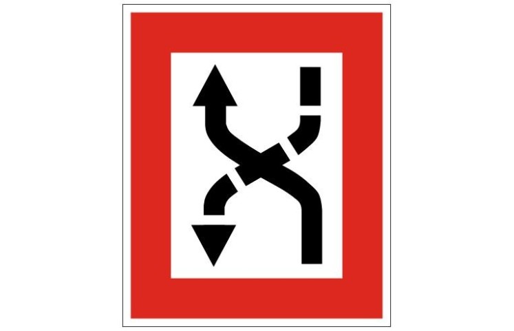 Plavební znak B4a - Příkaz přeplout na stranu plavební dráhy, která je na levém boku Plavební znak B4a - Příkaz přeplout na stranu plavební dráhy, která je na levém boku