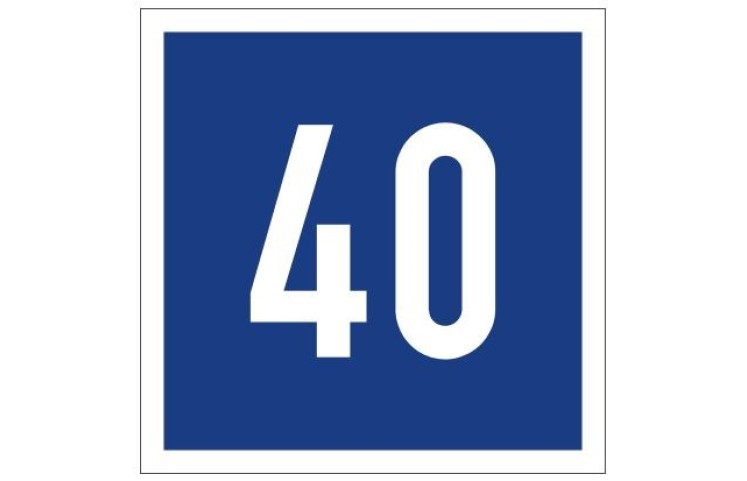 Plavební znak E5.1 - Stání povoleno v šířce uvedené na znaku v metrech Plavební znak E5.1 - Stání povoleno v šířce uvedené na znaku v metrech