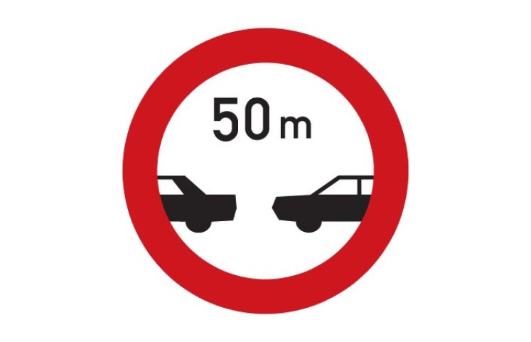 Dopravní značka B34 - Nejmenší vzdálenost mezi vozidly