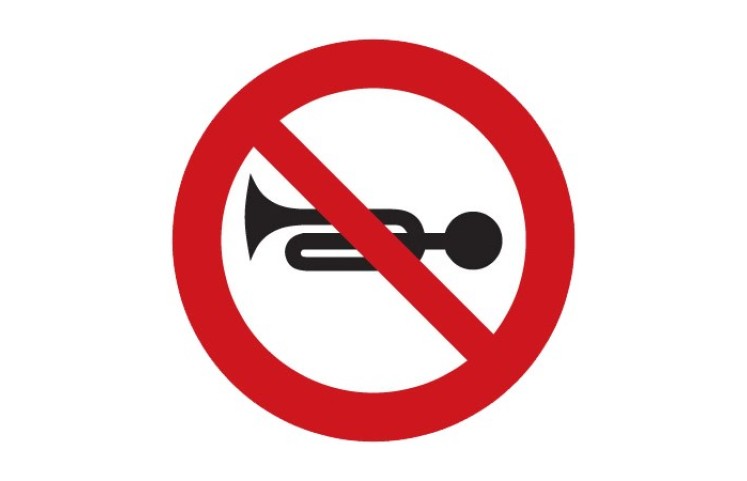 Dopravní značka B23a - Zákaz zvukových výstražných znamení