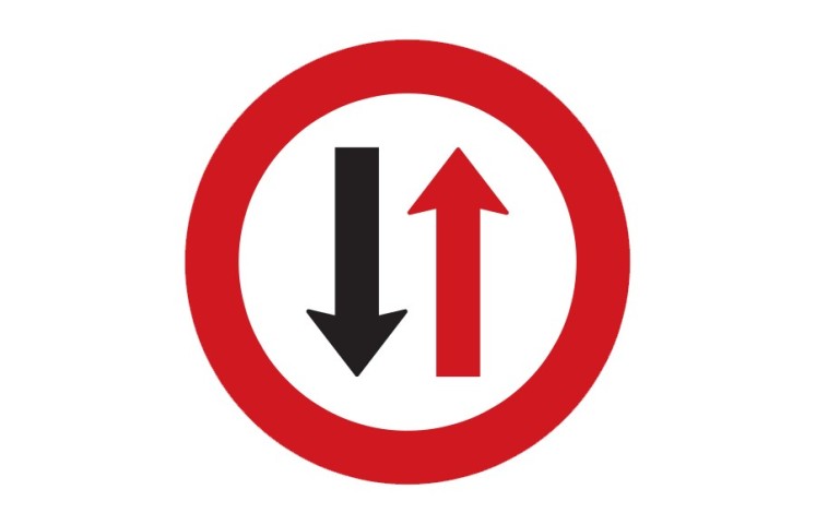 Dopravní značka P7 - Přednost protijedoucích vozidel